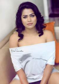 Ayesha Madushani Clicks