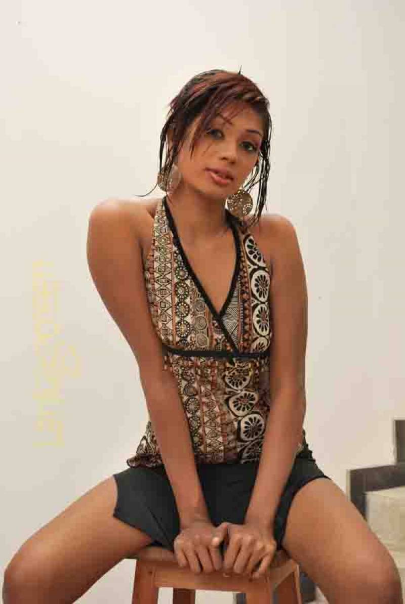 Dinusha Rajapakse Flaunts Her Legs