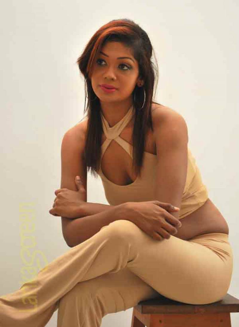 Dinusha Rajapakse Flaunts Her Legs