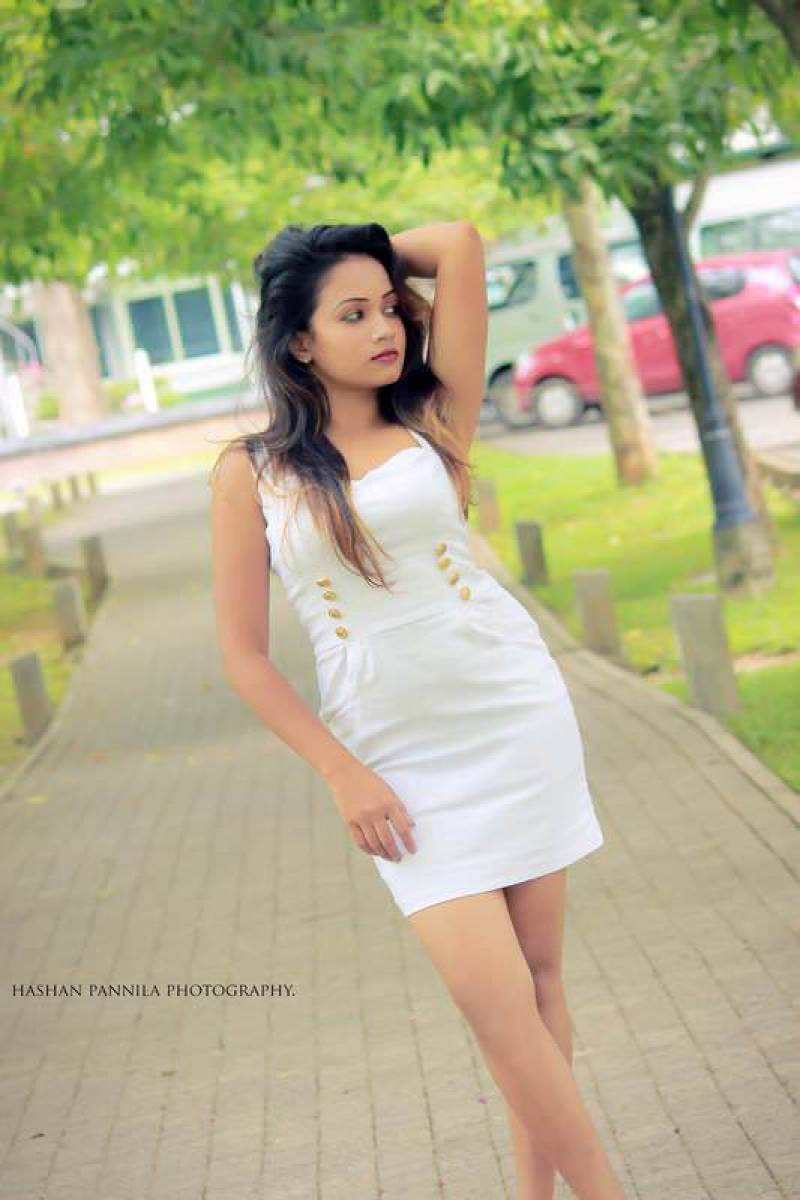 Hasha Rekshini In White Tight Dress