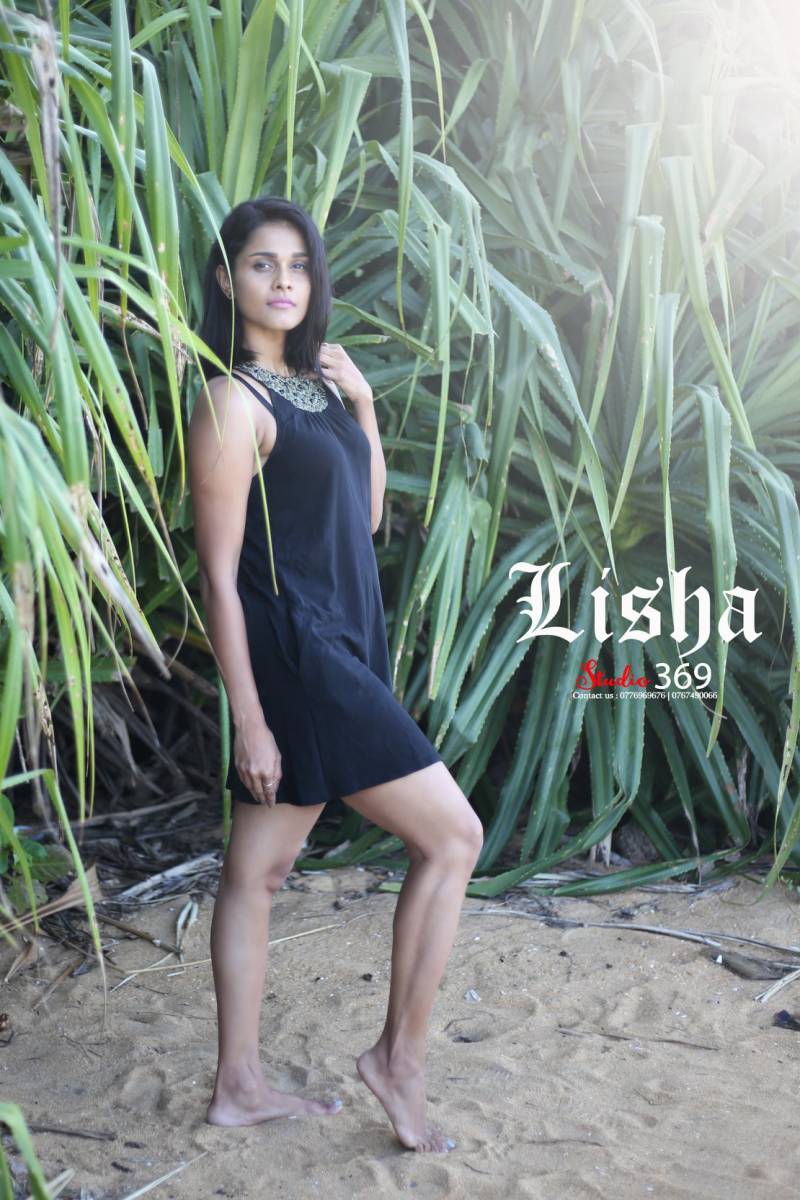 Lisha Umayangee In Black Dress