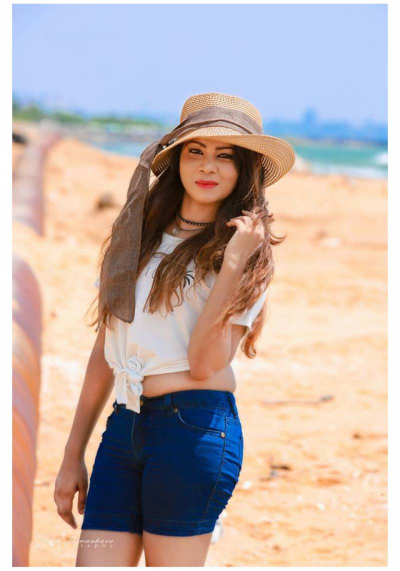 Udari Nisansala Beach Clicks