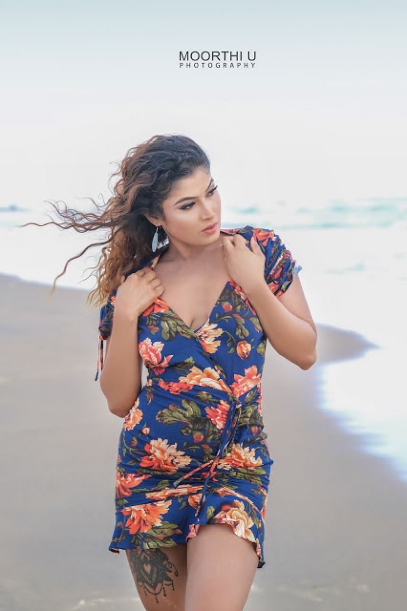 Adisha Shehani Pose In The Beach