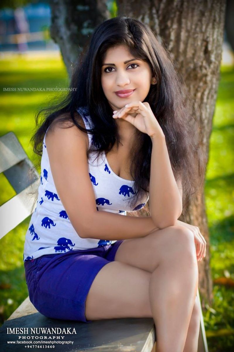 Iresha Kavindi Hot Clicks
