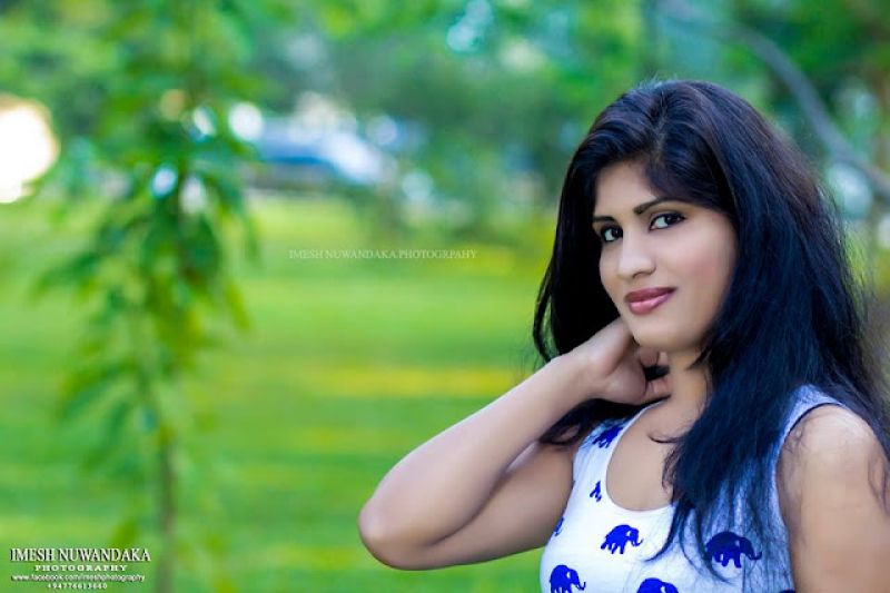 Iresha Kavindi Hot Clicks