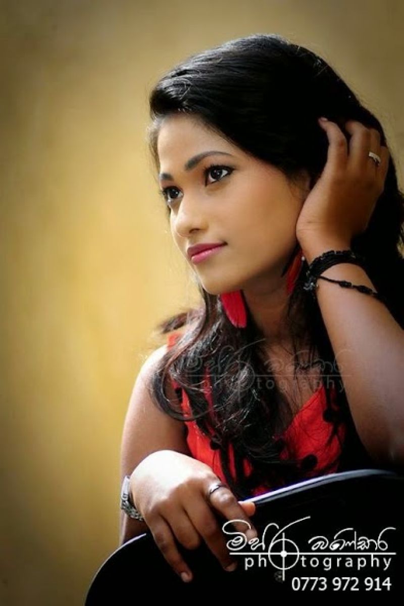 Saasha Karunarathne Hot Clicks