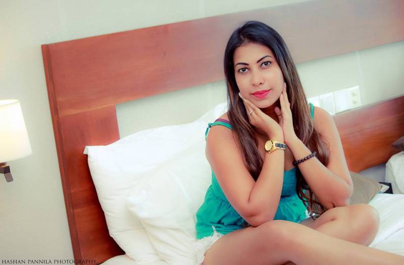 Jayani Alahapperuma Flaunts Her Toned Legs