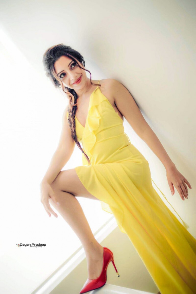 Sachini Ayendra Looks Yellow