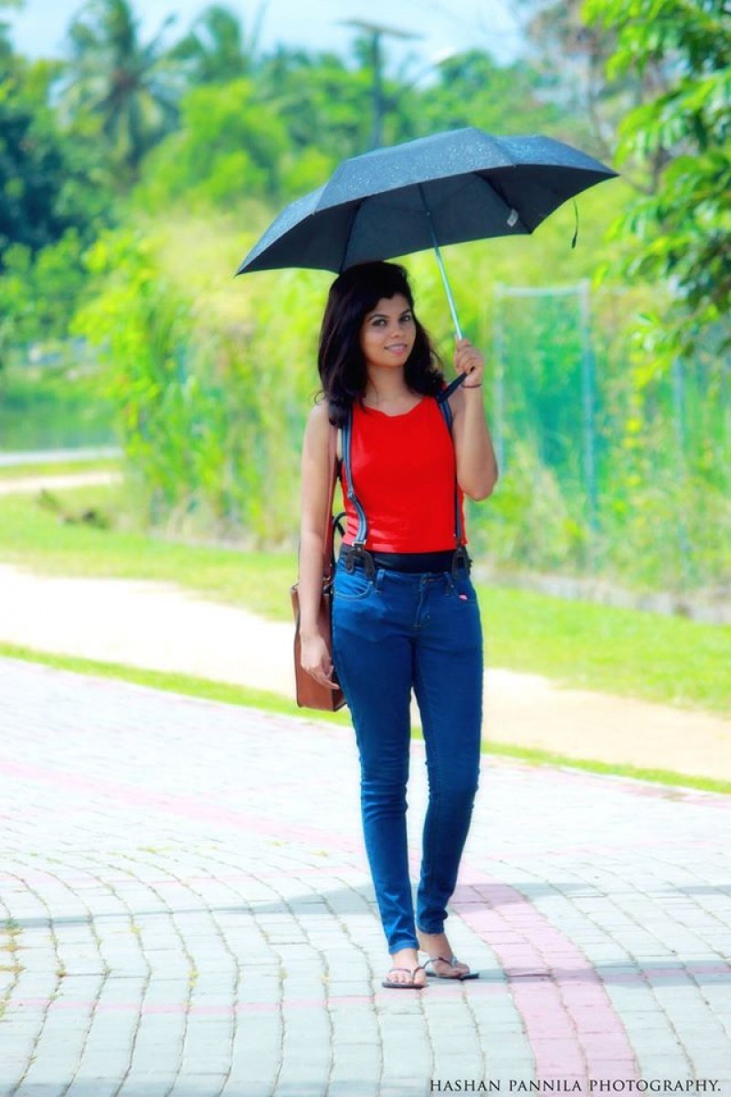 Nakshi Hot Fashion Girl
