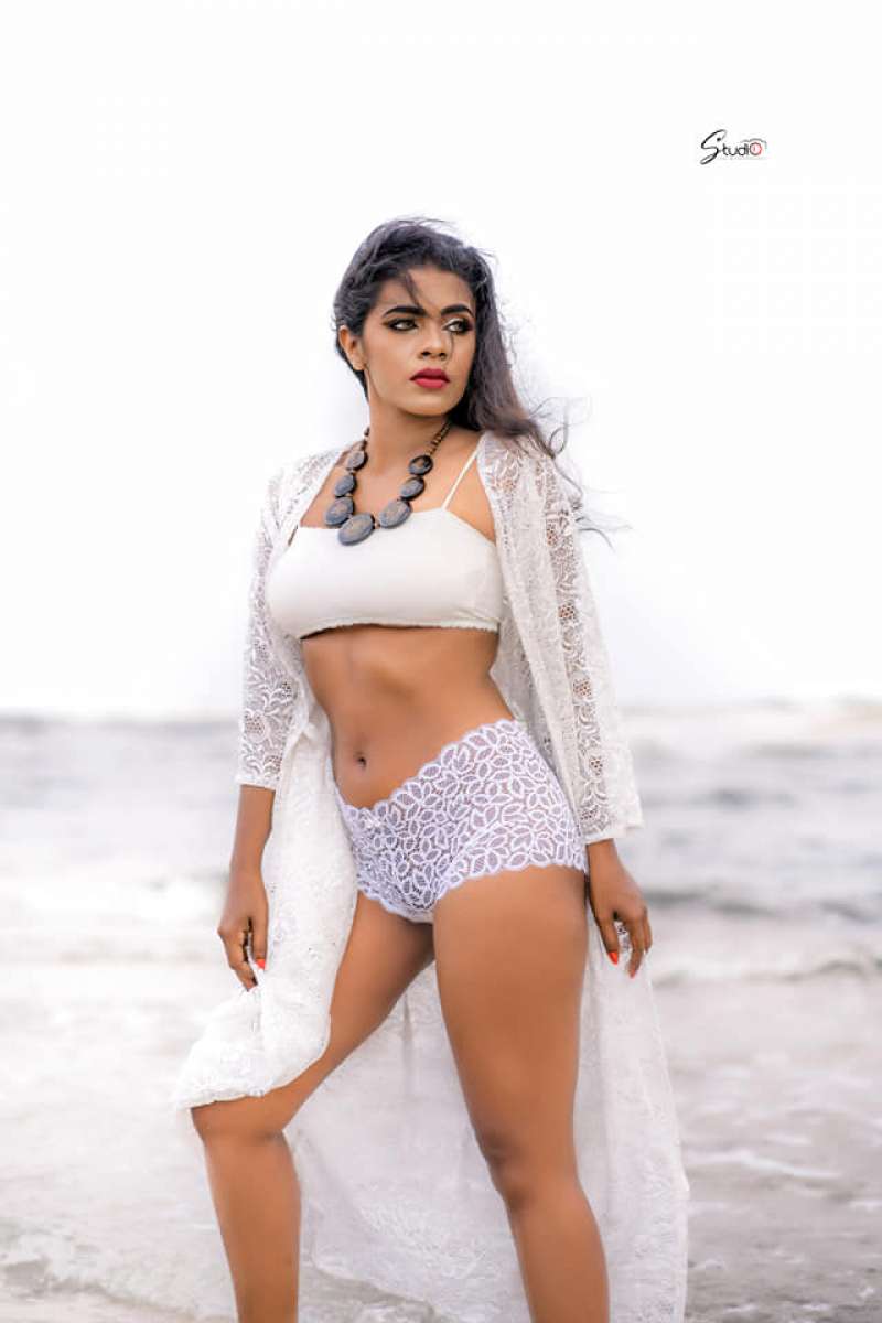 Lakshika Lansa Hot Clicks