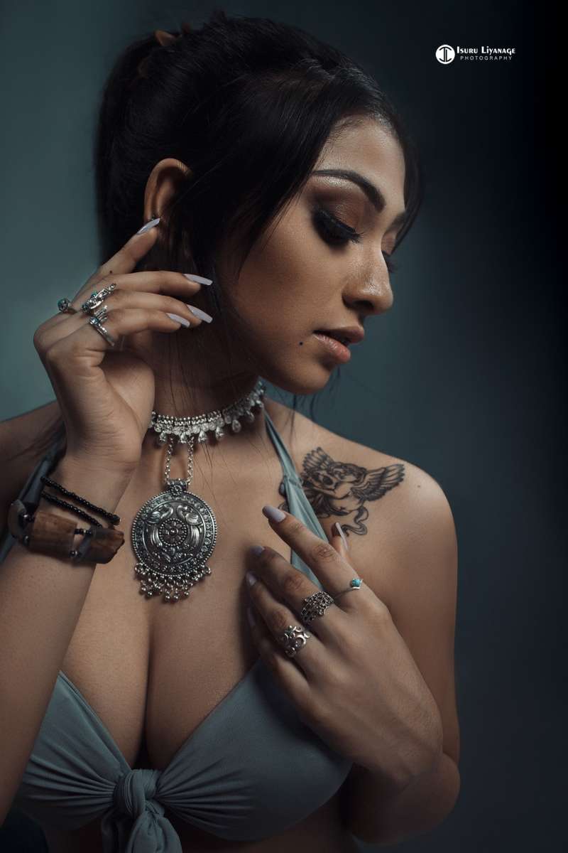 Pooja Vindy Sexy Clicks