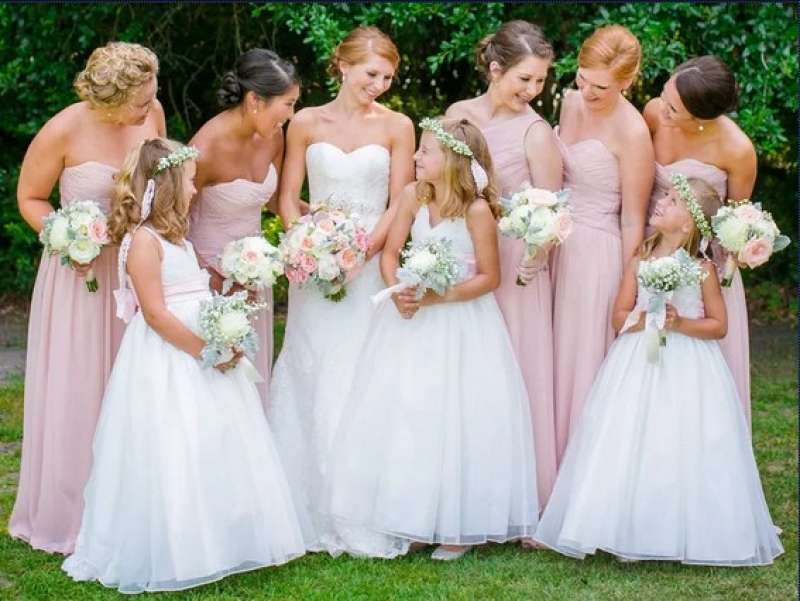 bridemaids and flower girls